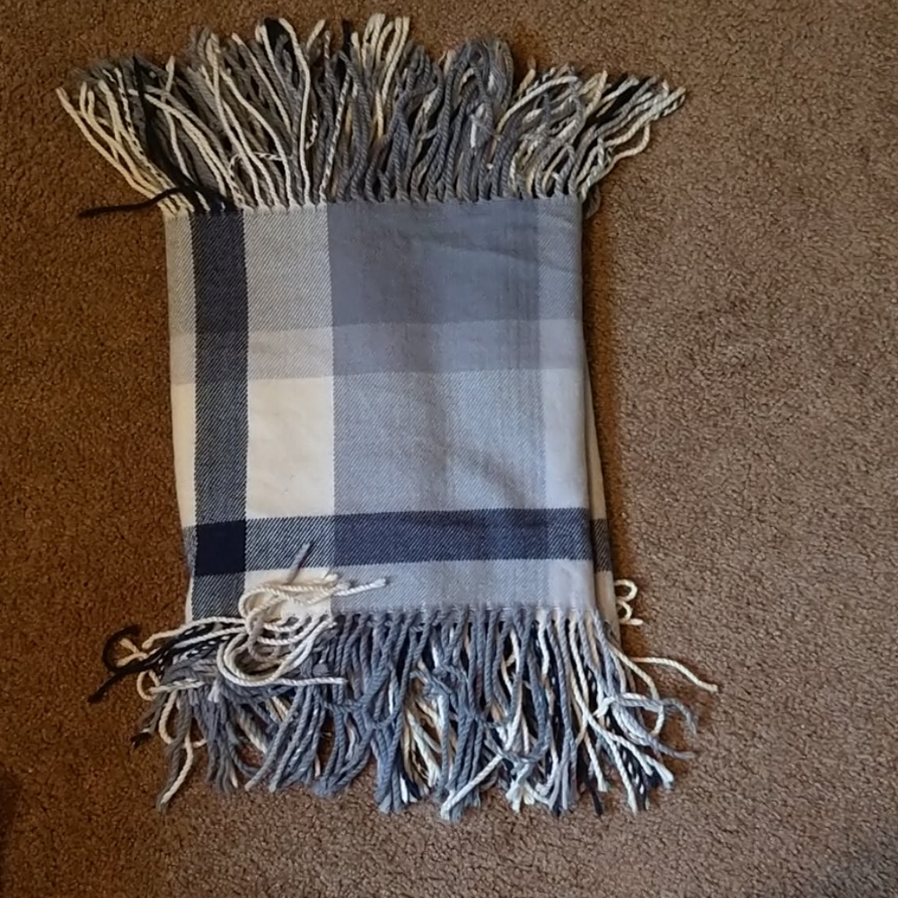 Plaid fringe scarf
